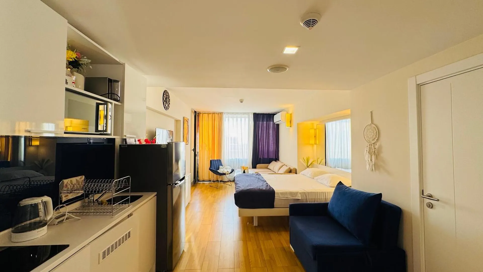 Апарт-Отель В Панорама Бич Batumi Aparthotel